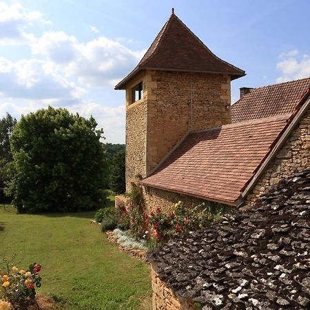 Bed and Breakfast les Tours de Bombel à Saint-Amand-de-Coly Extérieur photo