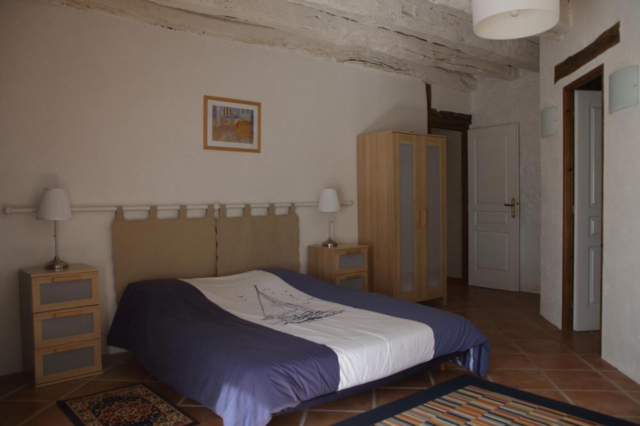 Bed and Breakfast les Tours de Bombel à Saint-Amand-de-Coly Extérieur photo