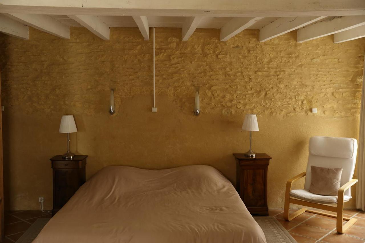 Bed and Breakfast les Tours de Bombel à Saint-Amand-de-Coly Extérieur photo