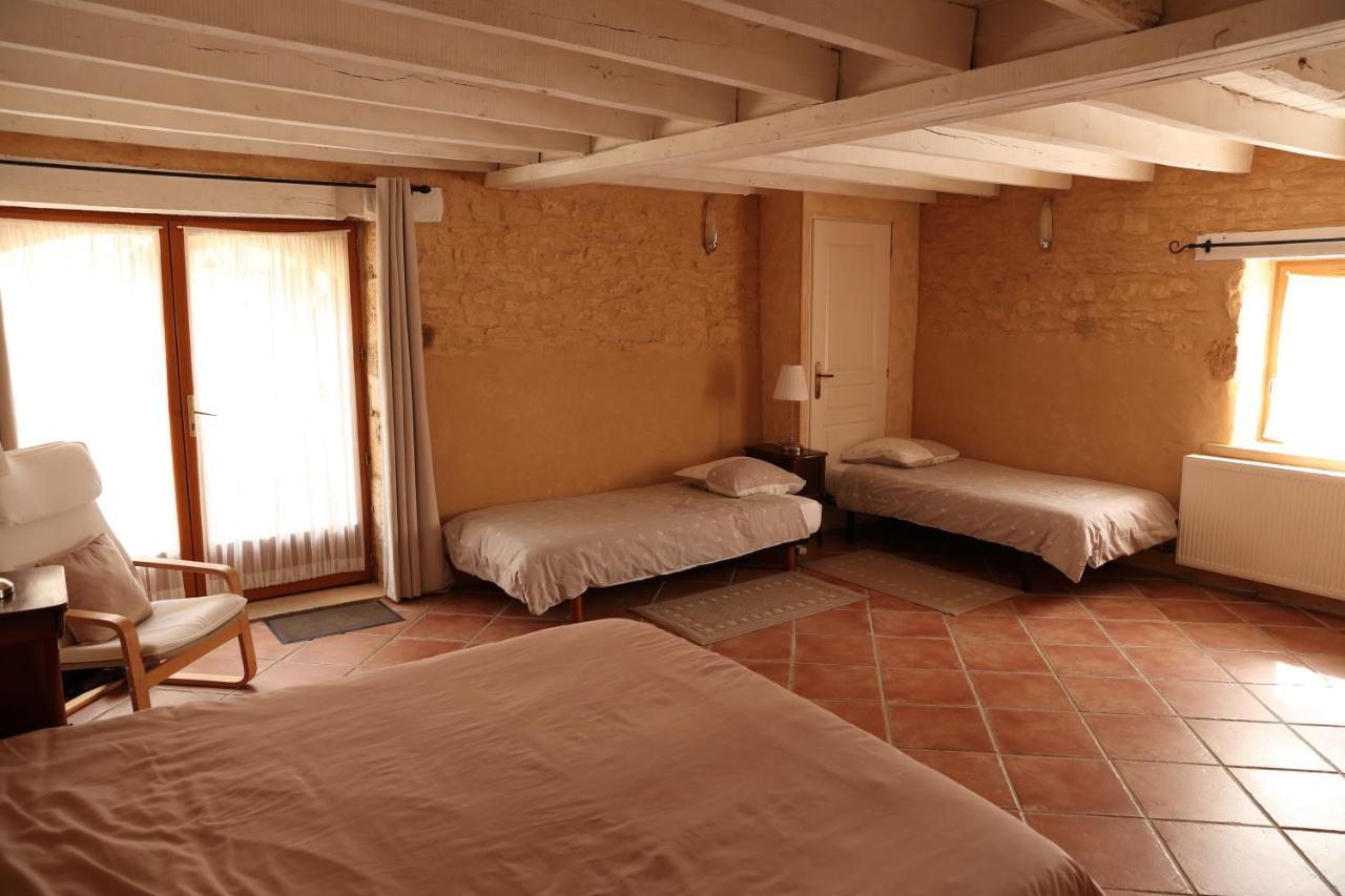 Bed and Breakfast les Tours de Bombel à Saint-Amand-de-Coly Extérieur photo