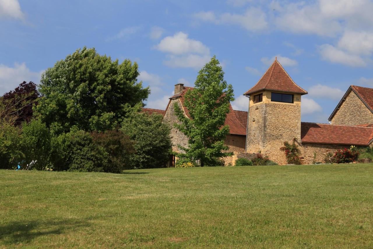 Bed and Breakfast les Tours de Bombel à Saint-Amand-de-Coly Extérieur photo