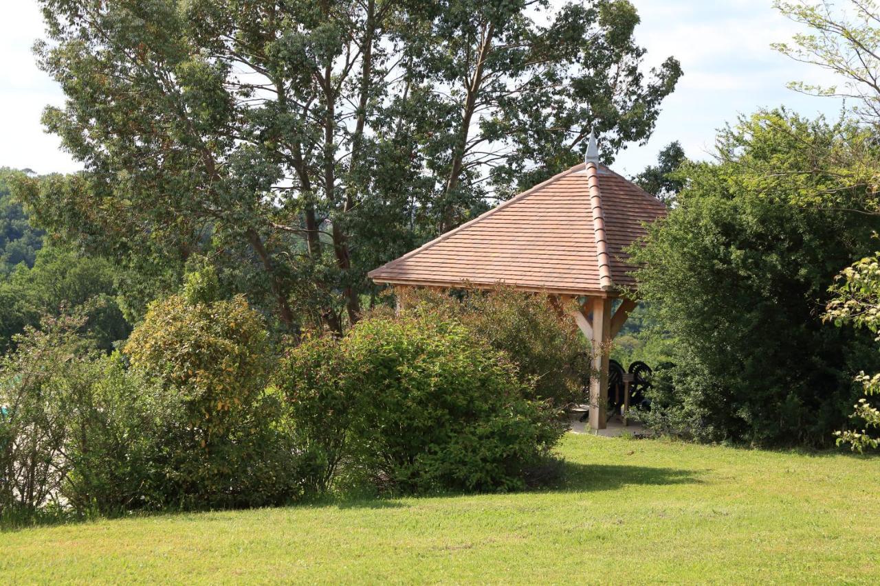Bed and Breakfast les Tours de Bombel à Saint-Amand-de-Coly Extérieur photo
